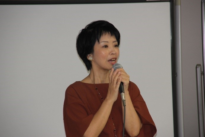 草深由有子さん